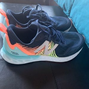 NEW BALANCE SNEAKERS